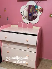  4 غرفة أطفال زهري