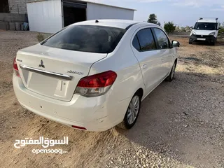  4 متسوبيشي اتراج 2015