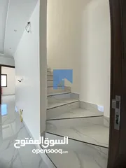  14 شقة فاخرة للبيع في تلاع العلي  - خلف السلطان طابق ثالث مع روف دوبلكس 200م لم تسكن