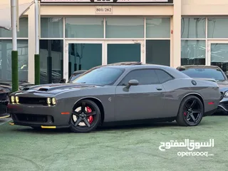  1 DODGE CHALLENGER HELLCAT SRT 2019 Service history (Al futaim) Clean title Full option  Original pain