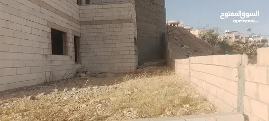  24 عماره سكنيه في صالحية العابد مكونه من أربع طوابق  وكراج وبئر ماء 60 متر وكوشان مستقل جميع الخدمات