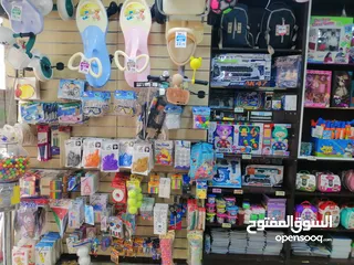  8 مكتبة للبيع قرطاسية والعاب وتوجيهي تعمل بشكل جيد شارع حيوي قائمة ولها سمعتها بالمنطقة ولها زبونها