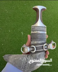  1 خنجر عمانية عليها حثية شيبانية