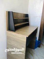  2 مكتب خشبي و اسود