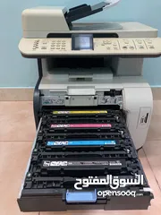  12 طابعة اتش بي ليزر ملونة مع نسخ سكانر وتطبع على الوجهين وحبرها ممتلئ