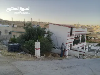  22 بيت للبيع بداعي السفر الموقع المفرق بلعما الحي الشمالي بجانب مسجد خالد بن الوليد  المالك الشيخ ماجد
