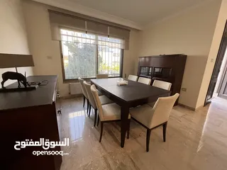  5 شقة ارضية مستقلة للبيع في عبدون خلف السفارة السعودية