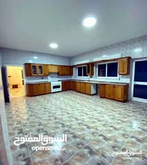  7 فيلا فارغه للايجار ضاحيه النخيل بالقرب من مطعم قريه النخيل  اعلان رقم ( V77 )