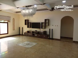  4 فيلا للايجار