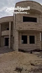  10 فيلا مكونة من طابقين مع بركة مع قطعة أرض للبيع