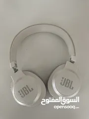  4 JBL Wireless Headphones