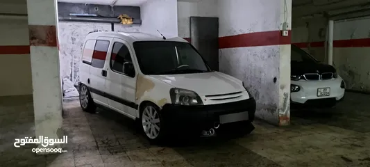  4 بيجو بارتنر مميز للبيع فان بيجو 2011 للبيع كاش