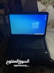 1 laptop HP2000