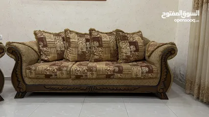  5 طقم كنبايات 8 مقاعد مستعمل بحالة جيدة جدا