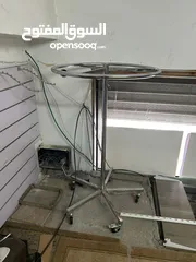  7 رفوف خشب ستاندات وتعاليق محل اواعي كميه وبنص السعر المعني يتواصل