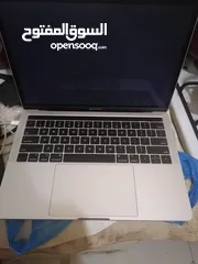  3 MacBook pro 2019 core i5 ram 8 giga icloud closed