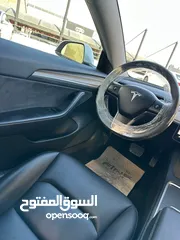  8 تسلا موديل 3
