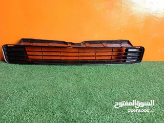  1 شبك طمبون امامي تويوتا بريوس 2010-2011  مستعمل اصلي ياباني بحالة ممتازه  Toyota Prius 2010-2011