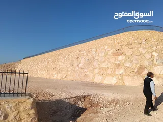  27 بناء سناسل حجريه استصلاح ارض زراعيه  تشييك المزارع تعبيد الشوارع تعبيد الساحات ملاعب شاليهات