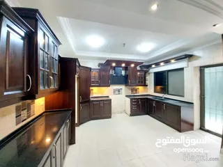  5 شقة غير مفروشة للإيجار 200م2 ( Property 18613 ) سنوي فقط