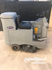  1 ماكينات تنظيف سجاد وجلي بلاط امريكيه للبيع
