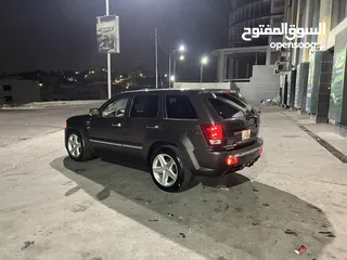  23 جيب شيروكي همي 5700 v8 موديل 2005