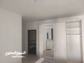  5 شقه في البيره قرب شارع القدس
