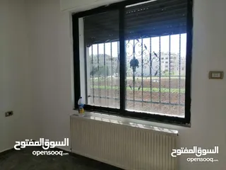  15 شقه فارغه للايجار في منطقه حي الصحابه 200 متر
