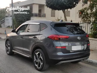  5 هونداي توسان 2020ترخيص2019 فل ماعدا الفتحة للبيع بسعر مغري ع الكاش عداد اصلي 80000كم فقط