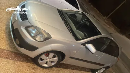  1 كيا ريو 2007
