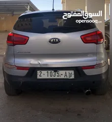 4 كيا سبورتاج 2015 في الرخصة فل ما عدا فتحة فحص ممتاز دهان 3 قطع فقط للبيع على الكاش فقط