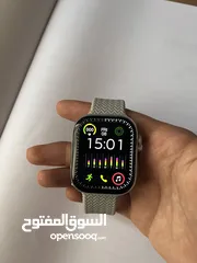  1 ساعة ابل شبيه الاصليه بتضوي لوجو ابل بالنسبة للسعر بنفع دفع نقود او نبادل اشياء (غير ساعة)