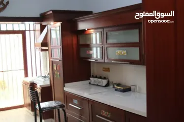  1 سكن صبايا في وسط البلد