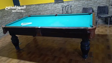  6 طاولات سنوكر و بلياردو.