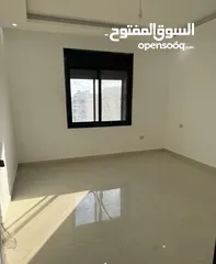  4 شقة طابق ثاني للبيع من المالك مباشرة حي الرشاد بناء جديد  عرض خاص على اخر شقة بالاسكان