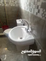  11 منزل طابق اول للبيع