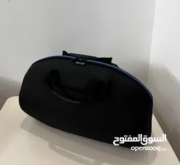  5 مكبر صوت جي بي إل بوم بوكس ​​2 المحمول المقاوم للماء بتقنية البلوتوث مع حافظة ديڤي! الصلبة - أسود