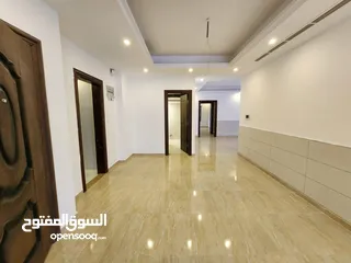  6 شقة فارغة للبيع في دير غبار  ref : 14242