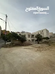  2 فيلا للبيع / بيادر وادي السير / بموقع مميز و إطلاله فاخره على شارعين وقريبه من الخدمات