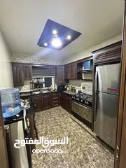  14 شقة طابق رابع اخير مع روف واطلالة مميزة جدا بسعر لقطة
