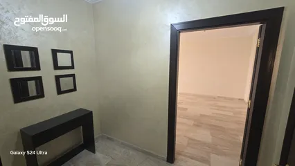  2 شقه فارغة للإيجار سوبر ديلوكس في ام السماق 140 متر
