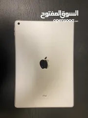  1 iPad 8 حالة ممتازة