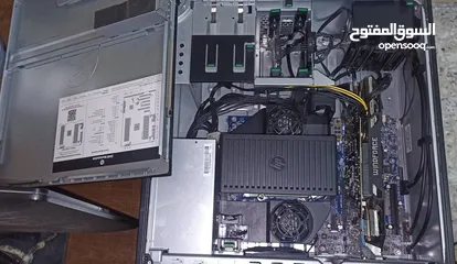  4 جهاز PC نوع محطة عمل Workstation موديل HP Z440 مع الشاشة والماوس والكيبورد وحافظ الطاقة الكهربائية