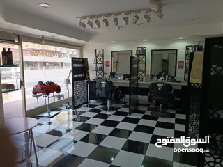  5 صالون رجالي للبيع بمعداته السعر قابل للتفاوض