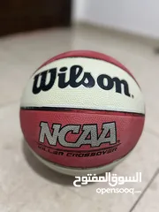  1 كرة قدم امريكية Miniو كرة سلة Wilson
