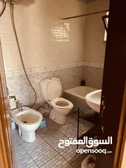  11 شقه في الرابيه تقع بين مسجد الكالوتي ودوار الكيلو موقع مميزززز قريبه جداً من الخدمات