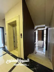  23 اقساط لمدة سنتين ارضية مع ترس  135 م في مرج الحمام طبقة خلف مدارس الخمائل تشطيب حديث