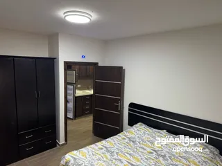  1 لستوديو بحالة جيده عفش جديد مع المالك مباشر ة