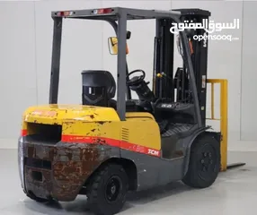  9 Moses Export TCM and Komatsu forklift container