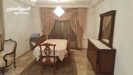  1 Flat / Apartment in Al Rabiah 4 Master Bedrooms  شقة لليجار في الرابية، فخمة و مأثثة و كبيرة 210 متر